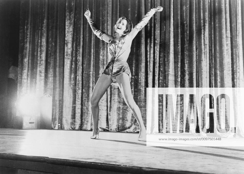 a-cold-wind-in-august-lola-albright-1961-courtesy-everett-collection