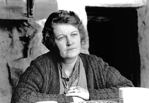 THE FIELD, Brenda Fricker, 1990, Ã‚Â©Avenue Pictures courtesy Everett Collection Â©Avenue Pictures Courtesy Everett Collection PUBLICATIONXNOTxINxCANxCHNxFRAxITAxJPNxNORxPOLxRUSxESPxUKxUSA Copyright: xAvenuexPictures CourtesyxEverettxCollectionx MBDFIEL EC005
