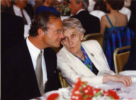 Carl XVI Gustaf, King of Sweden and Astrid Lindgren, author of Sweden, at the Writers Union party ½ 1993 05 01 c KJELLERÅS PETER Aftonbladet IBL Bildbyra EXPRESSEN OUT AFTONBLADET Stockholm Sweden Swedish celebrities x2512x,  Copyright: xPeterxKjelleras Aftonbladet TTx