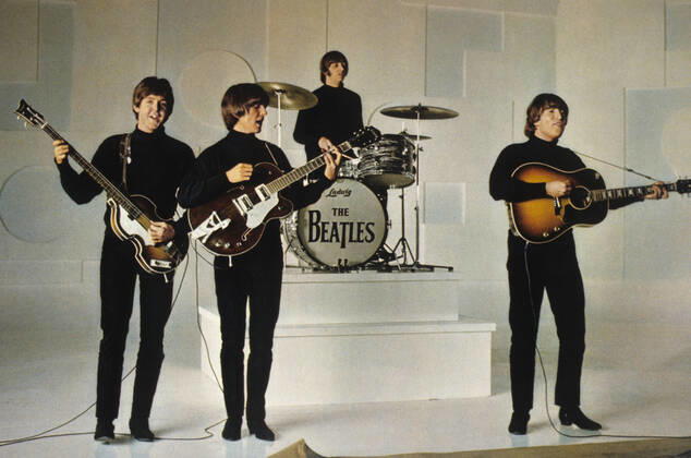 HELP!, The Beatles, Paul McCartney, George Harrison, Ringo Starr, John Lennon, performing, 1965. Courtesy Everett Collection !ACHTUNG AUFNAHMEDATUM GESCHÃ„TZT! PUBLICATIONXNOTxINxCANxCHNxFRAxITAxJPNxNORxPOLxRUSxESPxUKxUSA Copyright: xCourtesyxEverettxCollectionx MSDHELP EC007