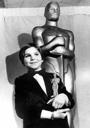 OSCARS: Beste Nebendarstellerin, PreistrÃ¤gerinnen 1971-1980 1973: TATUM O NEAL Best Supporting Actress, PAPER MOON thanks the Academy, 4 2 74 Courtesy Everett Collection !ACHTUNG AUFNAHMEDATUM GESCHÃ„TZT! PUBLICATIONXNOTxINxCANxCHNxFRAxITAxJPNxNORxPOLxRUSxESPxUKxUSA Copyright: xCourtesyxEverettxCollectionx SBDOSPI EC035
