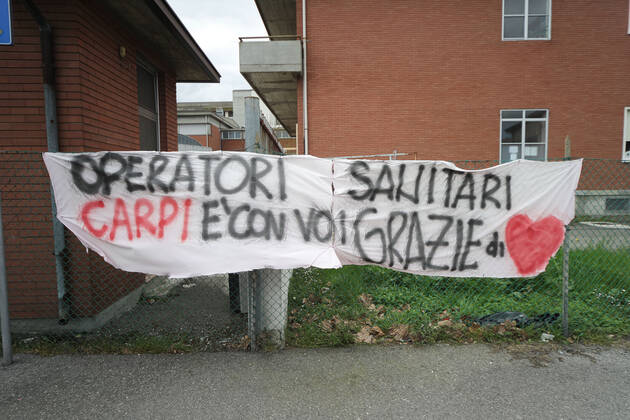 Foto IPP Ciancaglini Emmanuele Carpi 25 03 2020 Emergenza Covid-19 Emilia - Romagna nella foto: Uno striscione di solidariet& xe0; verso gli operatori sanitari all ospedale Ramazzini di Carpi Italy Photo Press - World Copyright Emergenza Covid-19 Emilia - Roma 0