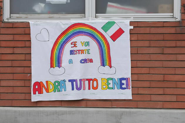 Foto IPP Ciancaglini Emmanuele Carpi 25 03 2020 Emergenza Covid-19 Emilia - Romagna nella foto: Lenzuolo con scritta di speranza "Andr& xe0; tutto Bene!" Italy Photo Press - World Copyright Emergenza Covid-19 Emilia - Roma 0
