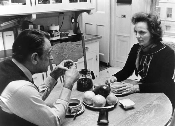 OSCARS: Beste Nebendarstellerin, PreistrÃ¤gerinnen 1971-1980 NETWORK, from left: William Holden, Beatrice Straight, 1976 Courtesy Everett Collection !ACHTUNG AUFNAHMEDATUM GESCHÃ„TZT! PUBLICATIONXNOTxINxCANxCHNxFRAxITAxJPNxNORxPOLxRUSxESPxUKxUSA Copyright: xCourtesyxEverettxCollectionx MBDNETW EC021