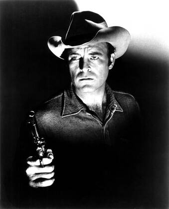 THE STORM RIDER, Scott Brady, 1957, TM and Copyright 20th Century Fox Film Corp. All rights reserved. Courtesy: Everett Collection. 20thCentFox Courtesy Everett Collection !ACHTUNG AUFNAHMEDATUM GESCHÃ„TZT! PUBLICATIONXNOTxINxCANxCHNxFRAxITAxJPNxNORxPOLxRUSxESPxUKxUSA Copyright: x20thCentFox CourtesyxEverettxCollectionx MBDSTRI FE025
