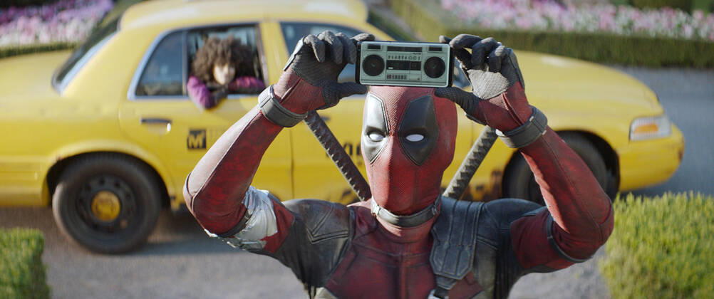 DEADPOOL 2, Ryan Reynolds as Deadpool, 2018. TM & Copyright 20th Century Fox Film Corp. All rights reserved. courtesy Everett Collection !ACHTUNG AUFNAHMEDATUM GESCHÃ„TZT! PUBLICATIONXNOTxINxCANxCHNxFRAxITAxJPNxNORxPOLxRUSxESPxUKxUSA Copyright: x20thCentFox CourtesyxEverettxCollectionx MCDDEAD FE026