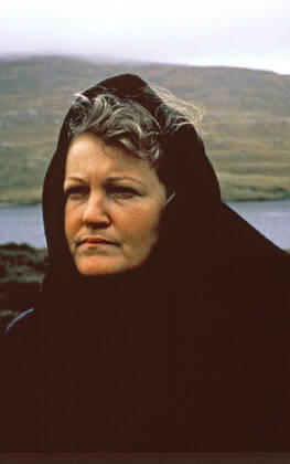 THE FIELD, Brenda Fricker, 1990, (c) Avenue Pictures courtesy Everett Collection Avenue Pictures Courtesy Everett Collection !ACHTUNG AUFNAHMEDATUM GESCHÃ„TZT! PUBLICATIONXNOTxINxCANxCHNxFRAxITAxJPNxNORxPOLxRUSxESPxUKxUSA Copyright: xAvenuexPictures CourtesyxEverettxCollectionx MCDFIEL EC007