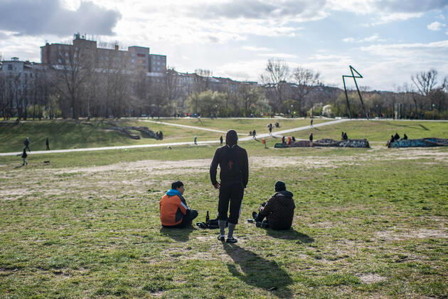 Health Corona Virus Impact Effects of the corona crisis In the picture People enjoying the sun in Goerlitzer Park in Berlin Kreuzberg 3 4 2020, Berlin