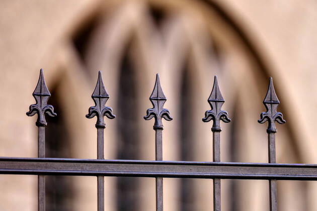 Fence tips on a property of the church Cologne, 12 04 2020 Foto:xC.xHardtx xFuturexImage