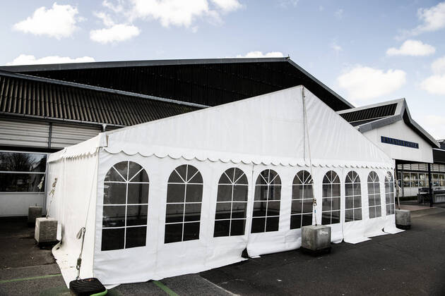 High pressure is underway to prepare for reopening at the full-day school at Vejle, Tuesday, April 14, 2020 The school has been closed due to the risk of infection from coronavirus COVID 19, Vejle, Copyright: MettexMoerkxmemo@vafo.dk MettexMoerkx cop111 spdk20200414-153301-L