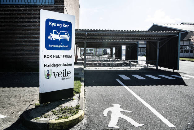 High pressure is underway to prepare for reopening at the full-day school at Vejle, Tuesday, April 14, 2020 The school has been closed due to the risk of infection from coronavirus COVID 19, Vejle,  Copyright: MettexM MettexMoerkx cop111 spdk20200414-153304-L
