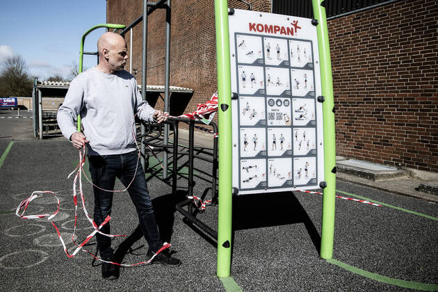 Work on high pressure to prepare for reopening at the full-day school at Vejle, Tuesday 14 April 2020 The school has been closed due to the risk of infection from coronavirus COVID 19, Vejle, Copyright: MettexMoerkxmemo@vafo.dk MettexMoerkx cop111 spdk20200414-153307-L