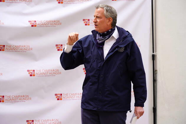 April 14, 2020, New York, New York, USA: Mayor BILL DI BLASIO holds a press conference at The Campaign Against Hunger Food Pantry,.Brooklyn, NY.April 14, 2020.Photos by Sonia Moskowitz. New York USA - ZUMAm334 20200414_zep_m334_011 Copyright: xSoniaxMoskowitzxGordonx