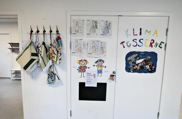 The nursery DUI in Aalborg opens again for the institutions children, Wednesday morning, April 15, 2020 Due to the corona crisis, the nursery has been closed, and after the nursery has been transformed indoors and outdoors, the children and the adult educators can keep a distance and wash their hands, Aalborg Jutland Denmark,  Copyright: HenningxBagger HenningxBaggerx COP102 spdk20200415-111716-L