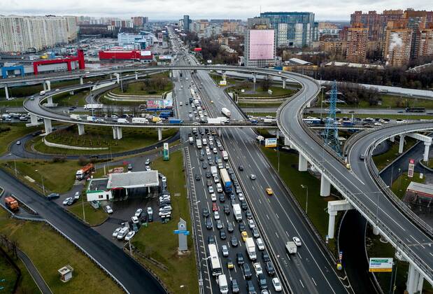 Russia. Moscow amid self-isolation regime. The Russian government has extended the period off work with full pay until April 30 nationwide to counter the spread of the COVID-19 infection. From April 15, a total check on the presence of special passes for car drivers and their passengers will be carried out at the entrances to Moscow and in the capital itself. Traffic police officers inspect the entrance passes to Moscow. DmitryxGolubovich