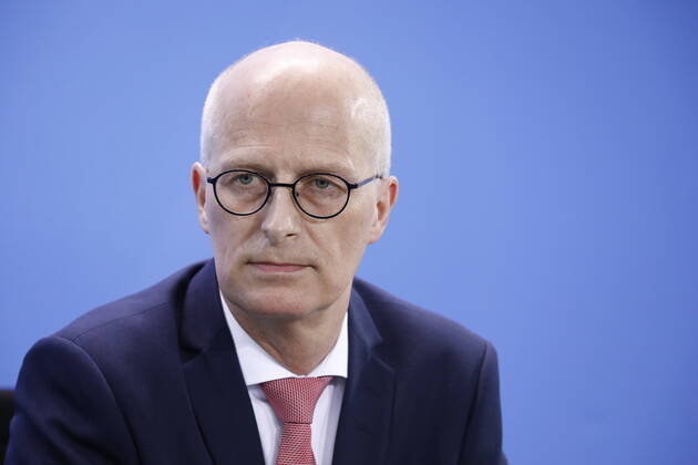 Peter Tschentscher, First Mayor of the Free and Hanseatic City of Hamburg, Germany, Berlin, Federal Chancellery, press conference by Chancellor Merkel following the discussion with the heads of government of the Länder in connection with the corona virus , 15 04 2020