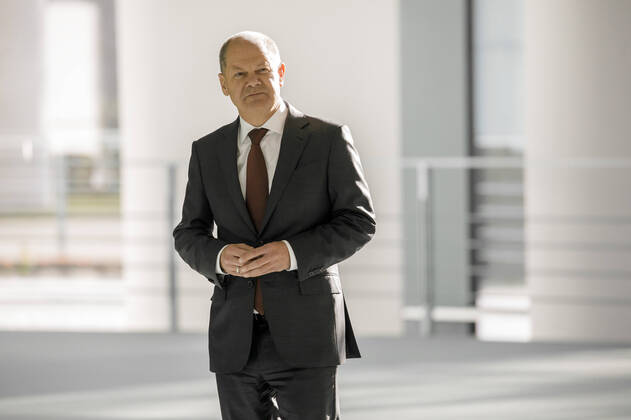 Federal Minister of Finance Olaf Scholz, SPD, is waiting in the Federal Chancellery for the start of a press conference which he will hold together with Chancellor Merkel Berlin, 15 04 2020 Berlin Germany Copyright: xThomasxImo photothek.netx