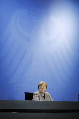 Chancellor Angela Merkel, CDU, gives a press briefing after a video conference of the Federal Government with the State Premiers, in connection with the corona virus Berlin, 15 04 2020 Berlin Germany Copyright: xThomasxImo photothek.netx