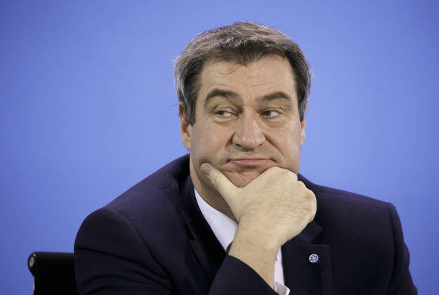 The State Premier of Bavaria, Markus Soeder, CSU, gives a press briefing after a video conference between the Federal Government and the State Premiers, in connection with the corona virus Berlin, 15 04 2020 Berlin Germany Copyright: xThomasxImo photothek.netx