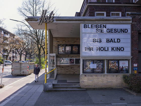 Hamburg at the time of the Corona pandemic The Hamburg Holi cinema remains closed and wishes its customers good health 15 04 20, Hamburg, Hamburg City Â