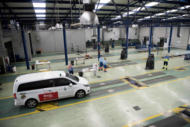 April 15, 2020, Granada, Spain: General view of the Technical Vehicle Inspection Center (ITV) of Albolote, Granada where PCR tests will be performed to detect the coronavirus..During the coronavirus crisis, at the ITV (technical inspection of vehicles) center in Albolote PCR tests (polymerase chain reaction) are carried out on workers of the security forces and staff of nursing homes to detect Covid 19. Granada Spain - ZUMAs197 20200415_zaa_s197_091 Copyright: xCarlosxGilx