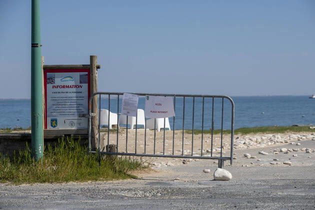 Plage de Rivedoux NEWS : Crise sanitaire mondiale et la pandemie du Coronavirus Covid19 - Ile de Re - 16 04 2020 ChristopheBreschi Panoramic 