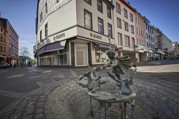 Coronavirus Koblenz 16 04 2020, Rhineland Palatinate, Koblenz Shops in the city centre are closed Federal and state governments agreed on 15 04 2020 to relax corona measures Shops with a sales area of up to 800 square metres may reopen from 20 04 2020