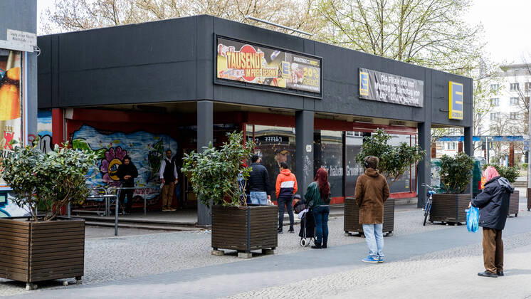 Queue in front of the supermarket in Berlin Kreuzberg In times of the coronavirus you can see more and more a queue in front of the supermarket Here in Berlin Kreuzberg , Berlin Berlin Germany Kreuzberg
