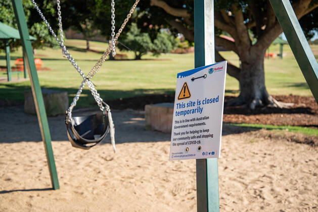April 16, 2020, Queensland, Australia: A sling chair closed with a sign saying This Site is Closed Temporarily during Coronavirus crisis..Australian states including Queensland take strict new lockdown rules to stop the spread of Covid-19. Queensland Australia - ZUMAs197 20200416_zaa_s197_022 Copyright: xFlorentxRolsx
