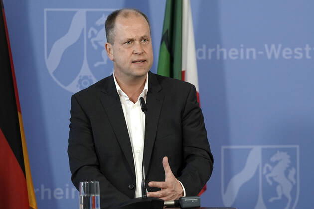 Family Minister Joachim Stamp at a press briefing on the current situation and further measures to contain the corona virus in North Rhine-Westphalia in the State Chancellery Düsseldorf, 16 04 2020 Foto:xJ.xKrickx xFuturexImage