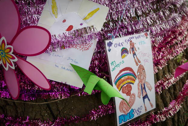 High Wycombe, UK. 16th April, 2020. A tree is decorated in positive messages & Thank You s to the NHS during the Covid-19 Pandemic as the UK Government advice to maintain social distancing and minimise time outside in High Wycombe on 16 April 2020. Copyright: xAndyxRowlandx PMI-3462-0006