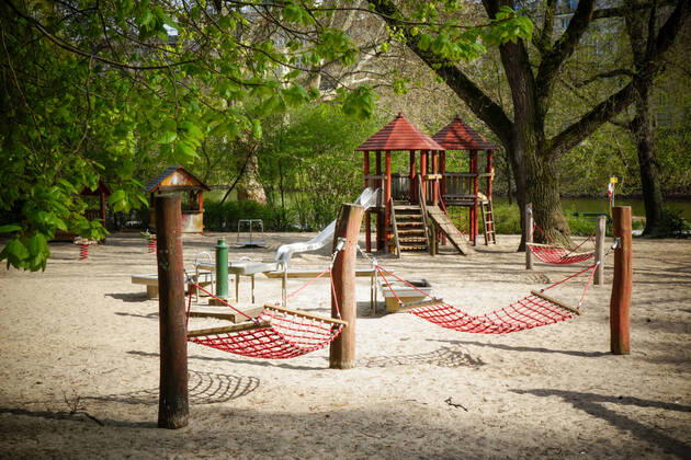 16 04 2020,Berlin,Germany,GER,the city at the time of the Corona pandemic Large playground at Lietzensee All playgrounds in Berlin are currently closed due to the pandemic