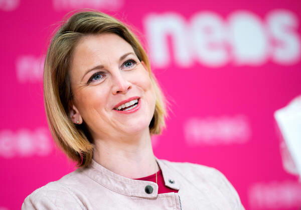 Vienna 16 04 2020, Vienna, AUT, Current developments on corona disease in Austria, press conference on the subject Open questions in the education sector, in the picture NEOS club chairwoman Beate Meinl Reisinger NEOS club chairwoman Beate Meinl Reisinger during a press conference on the subject Open questions in the education sector of Austrian Goverment about the coronavirus pandemic at the Vienna, Austria on 2020 04 16  EP_str