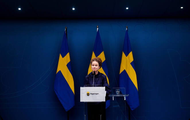 200417 Amanda Lind, Swedish minister of Sport and Culture, during a press conference with the government of Sweden regarding the coronavirus, Covid 19, on April 17, 2020 in Stockholm Photo Maxim ThorÃ BILDBYRAN kod MT bbeng presskonferens regeringen politik corona virus coronaviruset covid 19 press conference public events coronavirus,  Copyright: MAXIMxTHORE 47195894st