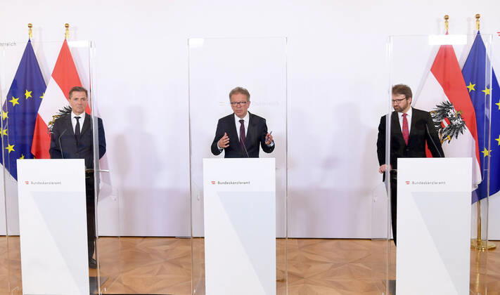Vienna 17 04 2020, Federal Chancellery, Vienna, AUT, Acute developments on corona disease in Austria, press conference on the topic of gradual normalisation in the health sector, in picture from Michael Binder KAV , Minister of  EP_STR