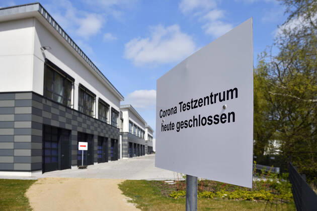 Entrance to the Corona Test Center Bergedorf in Hamburg, Germany, Europe ** NUR FUER REDAKTIONELLE ZWECKE ** EDITORIAL USE ONLY **
