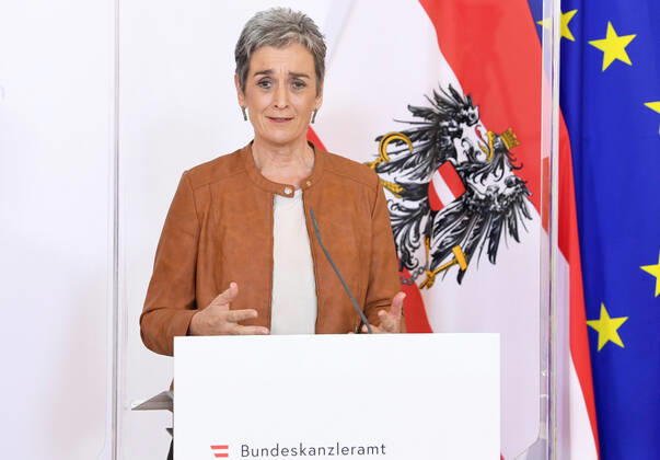 Vienna AUT, Acute Developments on Corona Disease in Austria 17 04 2020, Federal Chancellery, Vienna, AUT, Acute Developments on Corona Disease in Austria, press conference on current events in the field of art and culture and events in general, in picture State Secretary U Copyright: xPool Eibner-Pressefotox EP_str