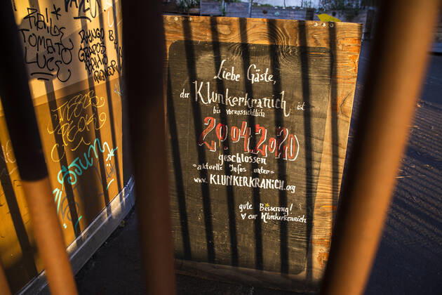 The closed entrance of Klunker Kranich in Berlin on 17 April 2020 Coronavirus in Berlin