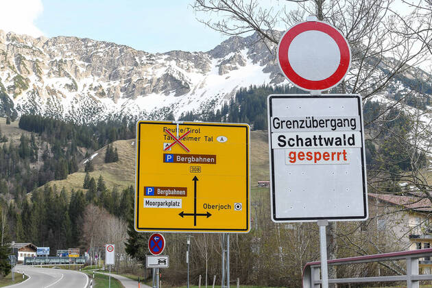 GER, Coronavirus, Closed border crossing point Schattwald between Germany and Austria 17 04 2020, border to Austria, Oberjoch Bad Hindelang , GER, Coronavirus, Closed border crossing point Schattwald between Germany and Austria, since 20 03 2020 crossing the border to Austria is only possible at certain border crossing points in the picture nph00200