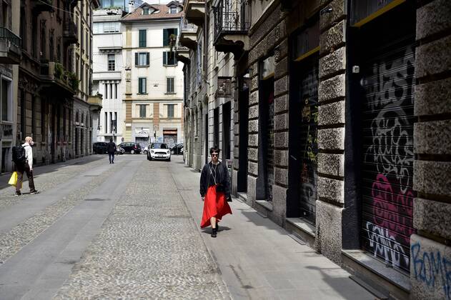 Milan, People on the Naviglio Grande, Darsena and Piazza 24 Maggio while they are preparing phase 2 of the coronavirus quarantine, in the photo Via Corsico (Duilio Piaggesi Fotogramma, Milan - 2020-04-18) p.s. la foto e utilizzabile nel rispetto del contesto in cui e stata scattata, e senza intento diffamatorio del decoro delle persone rappresentate  Copyright: xDuilioxPiaggesix xFOTOGRAMMAx