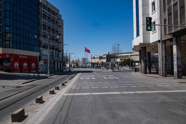 (200419) -- ISTANBUL, April 19, 2020 (Xinhua) -- Photo taken on April 18, 2020 shows an empty street amid the COVID-19 pandemic in Istanbul, Turkey. Turkey s COVID-19 cases on Saturday surged to 82,329 after 3,783 new cases were confirmed, becoming the hardest-hit country of the novel coronavirus in the Middle East. (Xinhua) TURKEY-ISTANBUL-COVID-19 