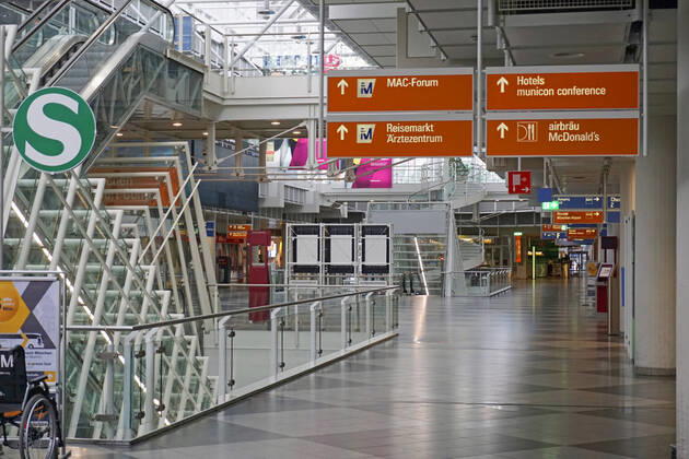 19 04 2020, The Bavarian capital Munich in times of corona crisis Munich Airport on a Saturday afternoon, instead of thousands of passengers and vacationers the airport is now deserted 19 04 2020, Bavarian capital Munich in times of corona 19 04 2020, Bavarian capital Munich in times of corona