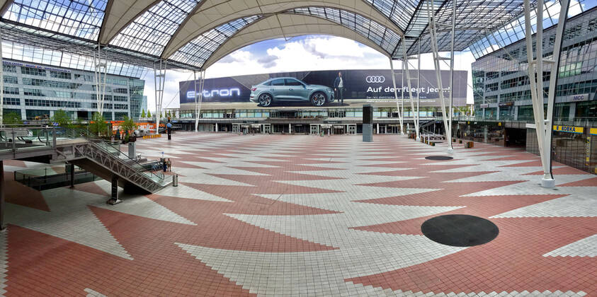 19 04 2020, The Bavarian capital Munich in times of corona crisis Munich Airport on a Saturday afternoon, instead of thousands of passengers and vacationers the airport is now deserted MAC, München Airport Center 19 04 2020, Bavarian capital Munich in times of corona 19 04 2020, Bavarian capital Munich in times of corona