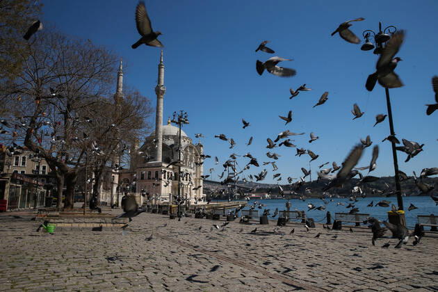 Ortakoy district, one of the touristic spot at Bosphorus in Istanbul, Saturday, April 18, 2020, during a two-day curfew declared by the government in an attempt to control the spread of coronavirus. Copyright: TolgaxAdanali 16723603