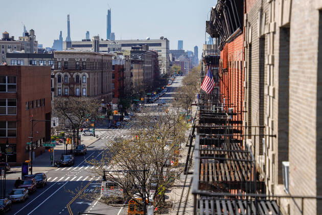 April 19, 2020, New York, New York, United States: Avenue is seen empty on Manhattan Island in New York in the United States this Sunday, 19. The city is the epicenter of the new Coronavirus Pandemic New York United States - ZUMAv122 20200419_zap_v122_004 Copyright: xWilliamxVolcovx
