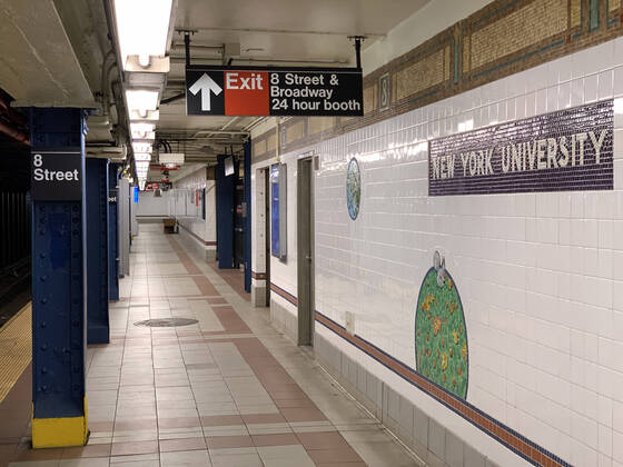 April 19, 2020, New York, New York, USA: Subway in New York during the CORONA VIRUS COVID-19 PANDEMIC. .April 19, 2020 New York USA - ZUMAm57_ 20200419_zaf_m57_011 Copyright: xJohnxMarshallxMantelx