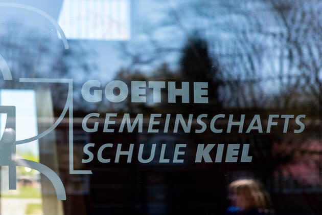 Kiel, Goethe Gemeinschaftsschule, 20 04 2020 Statement by the Minister of Education of Schleswig Holstein Karin Prien on the examination situation in Kiel schools according to the recommendations of the RKI Preparations for the ESA and MSA examinations are in full swing at the Goethe Gemeinschaftsschule.