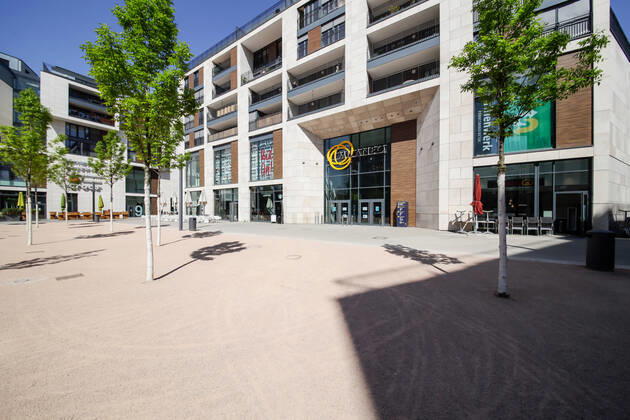 DEU Germany, Baden Württemberg, Stuttgart, 20 04 2020 Shopping Centre Milaneo The vast majority of shops and stores are closed Effects of the Corona Pandemic