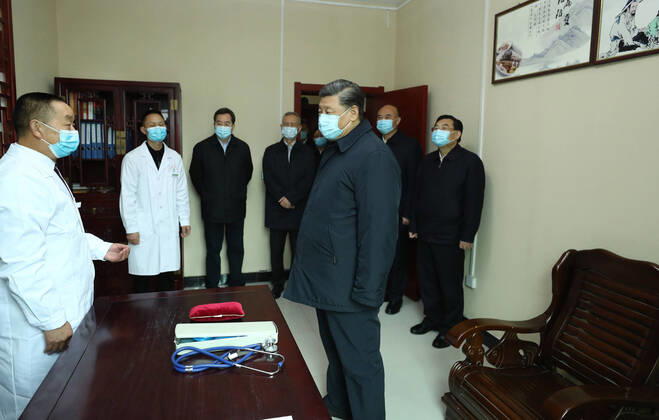 (200421) -- ANKANG, April 21, 2020 -- Chinese President Xi Jinping, also general secretary of the Communist Party of China Central Committee and chairman of the Central Military Commission, inspects poverty alleviation work in a township hospital of Laoxian Township, Pingli County of the city of Ankang, northwest China s Shaanxi Province, April 21, 2020. ) CHINA-SHAANXI-XI JINPING-INSPECTION (CN) JuxPeng 