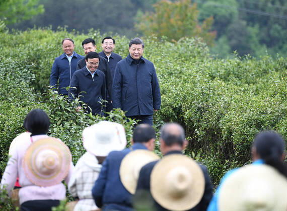 (200421) -- ANKANG, April 21, 2020 -- Chinese President Xi Jinping, also general secretary of the Communist Party of China Central Committee and chairman of the Central Military Commission, inspects poverty alleviation work in a tea farm of Laoxian Township, Pingli County of the city of Ankang, northwest China s Shaanxi Province, April 21, 2020. ) CHINA-SHAANXI-XI JINPING-INSPECTION (CN) YanxYan 